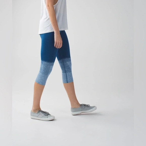 Lululemon • Seamlessly Street Crop - Picture 3 of 13